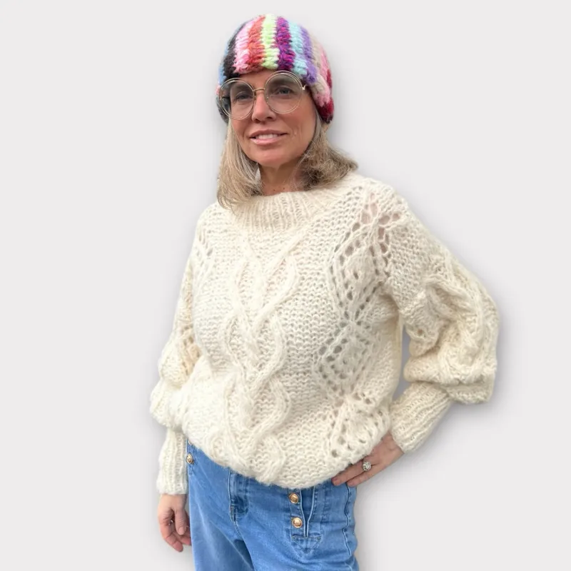 aiya handknit offwhite