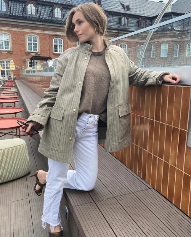 crowd park trench